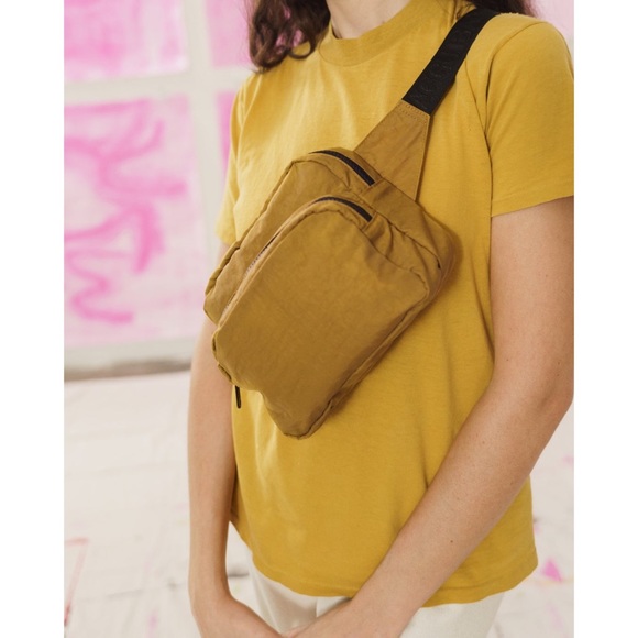 BAGGU Bags Baggu Fanny Pack Camel Poshmark